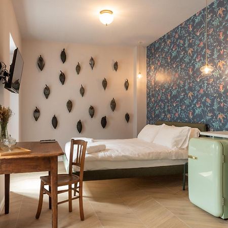 Regina Boutique Suites Триест Экстерьер фото