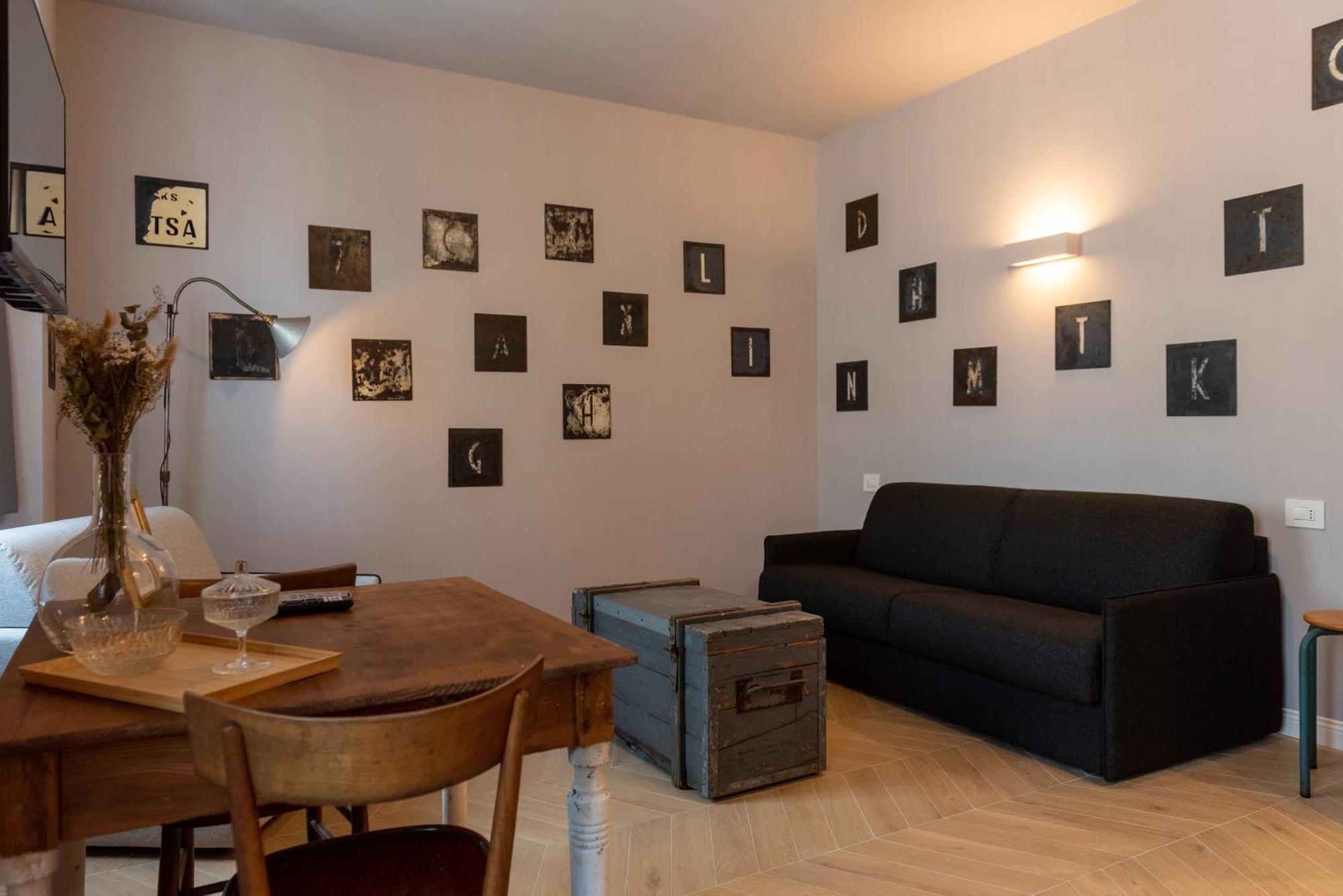 Regina Boutique Suites Триест Экстерьер фото