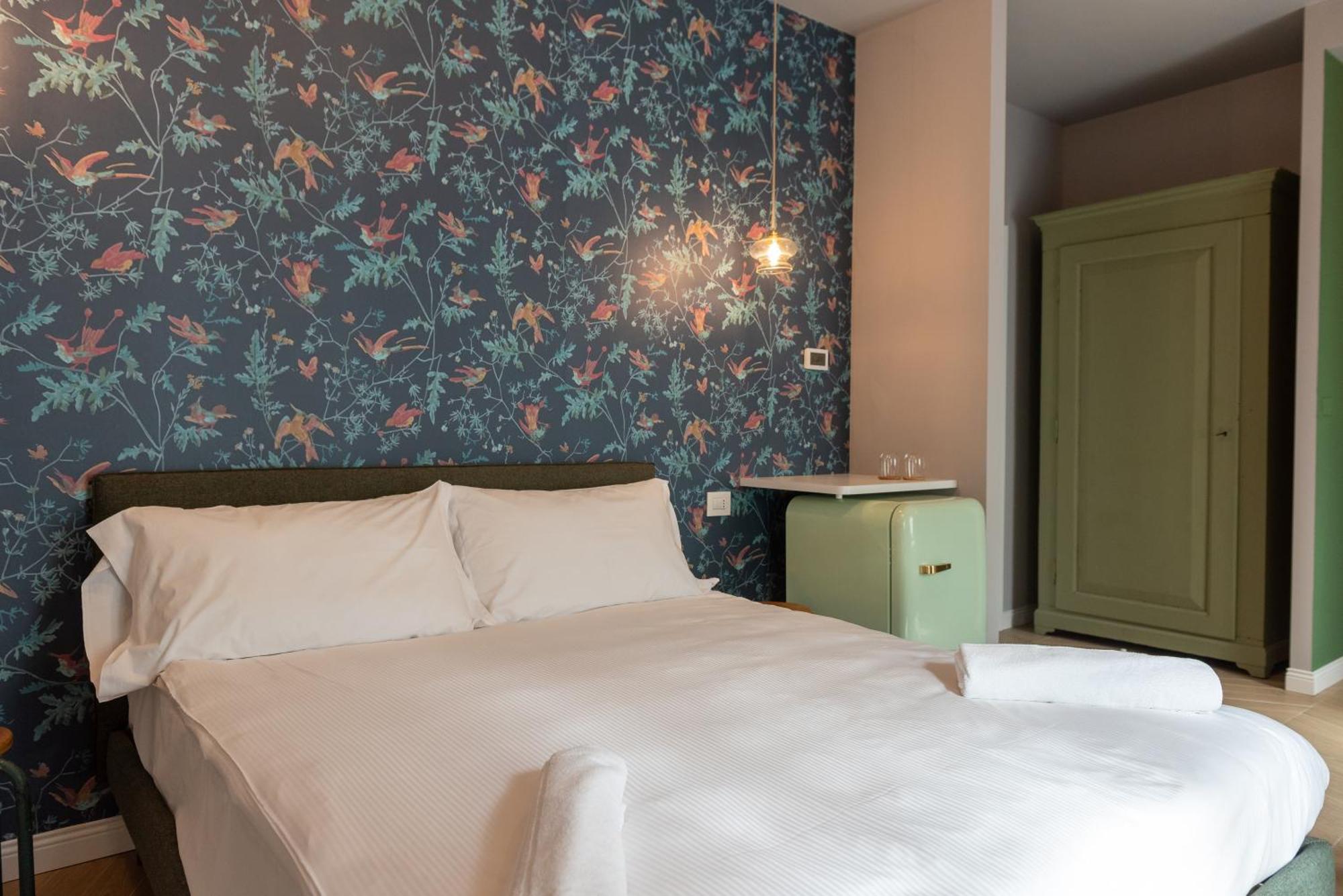 Regina Boutique Suites Триест Экстерьер фото