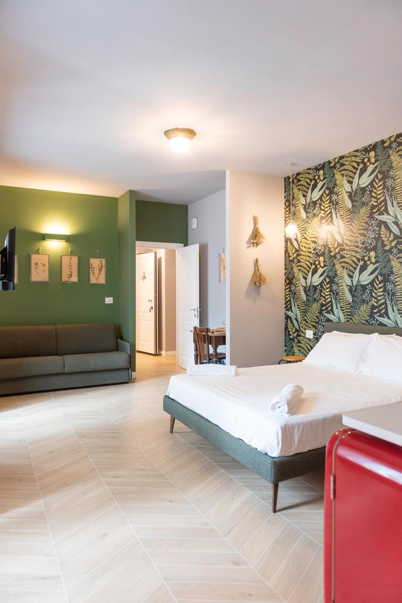Regina Boutique Suites Триест Экстерьер фото