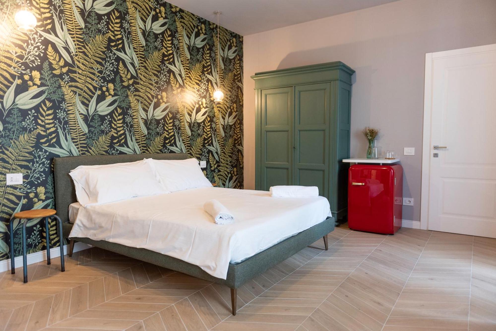 Regina Boutique Suites Триест Экстерьер фото