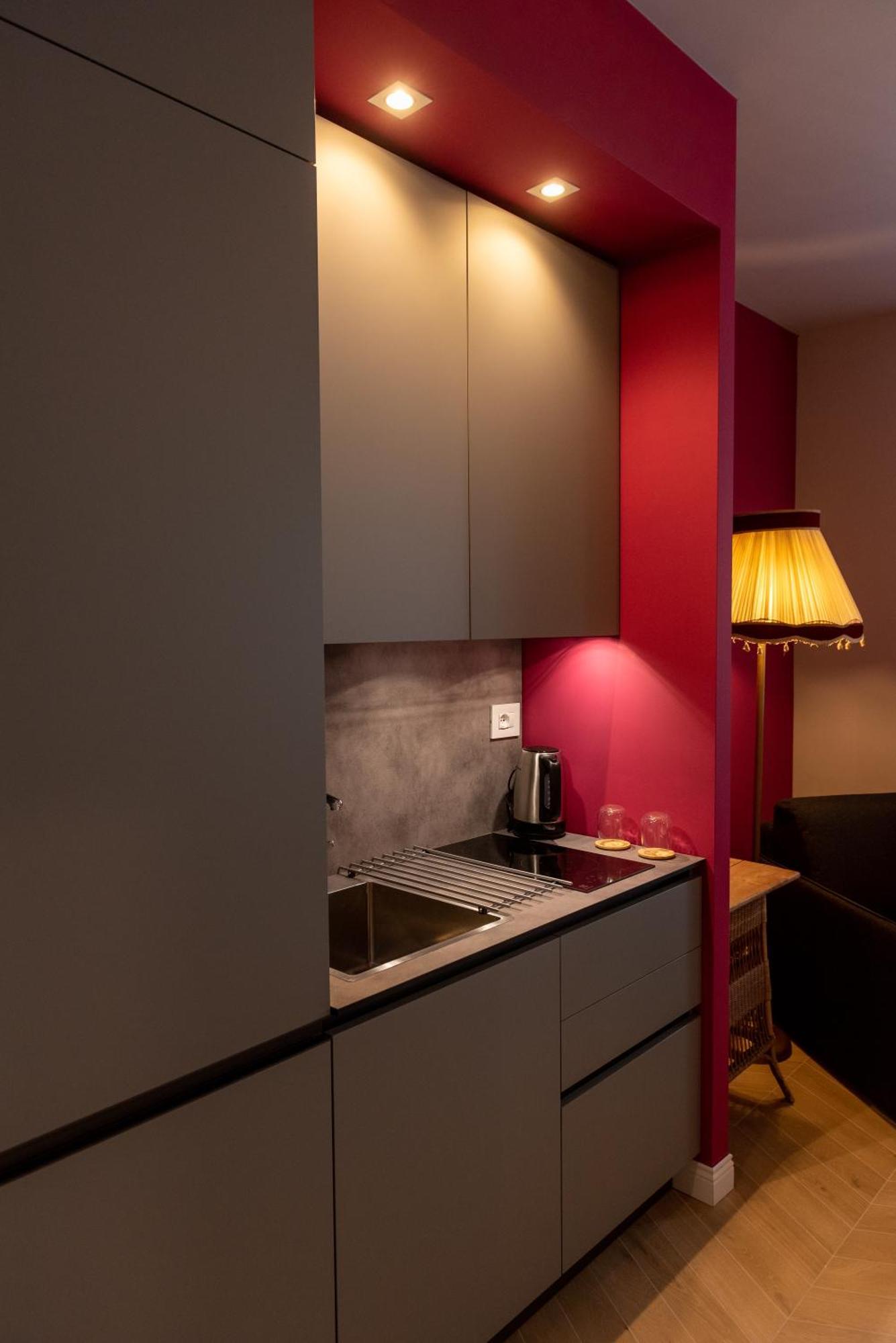 Regina Boutique Suites Триест Экстерьер фото