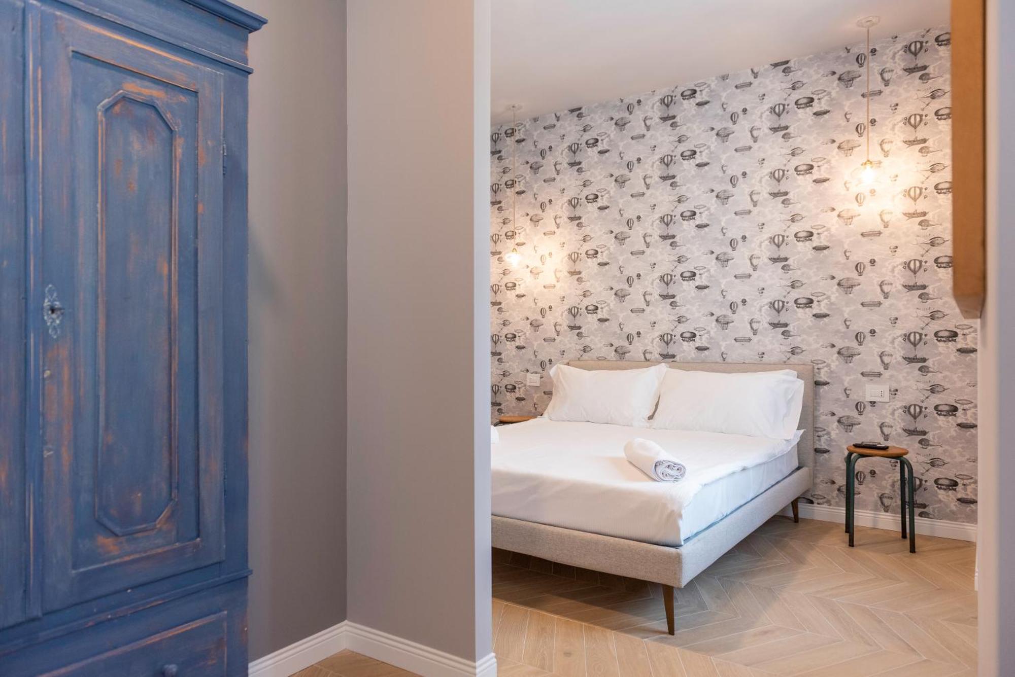 Regina Boutique Suites Триест Экстерьер фото