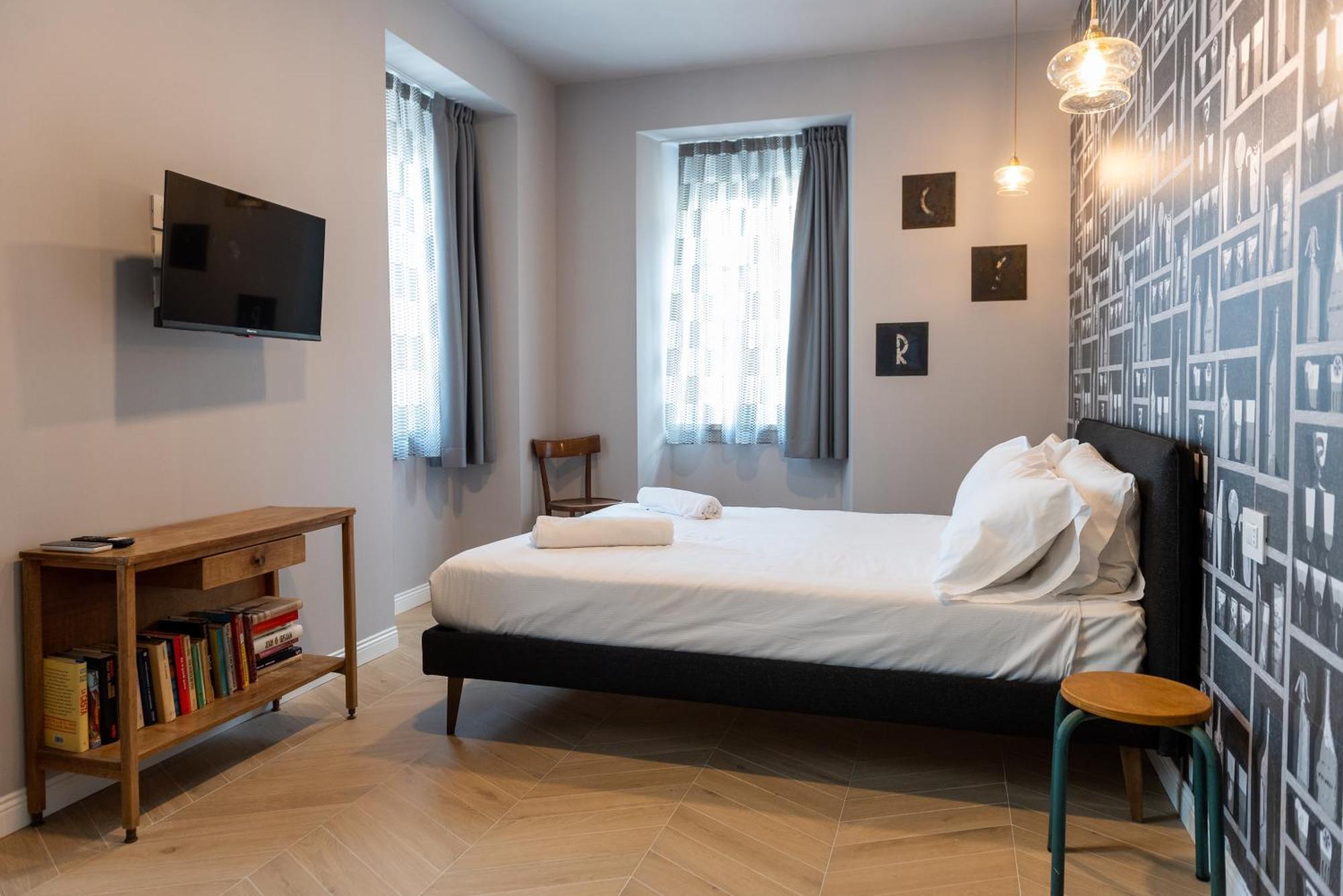 Regina Boutique Suites Триест Экстерьер фото