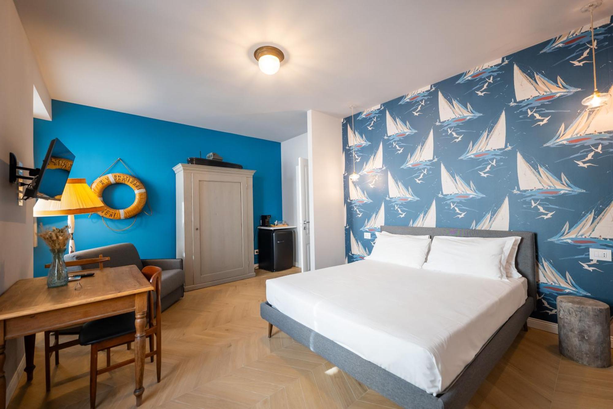 Regina Boutique Suites Триест Экстерьер фото