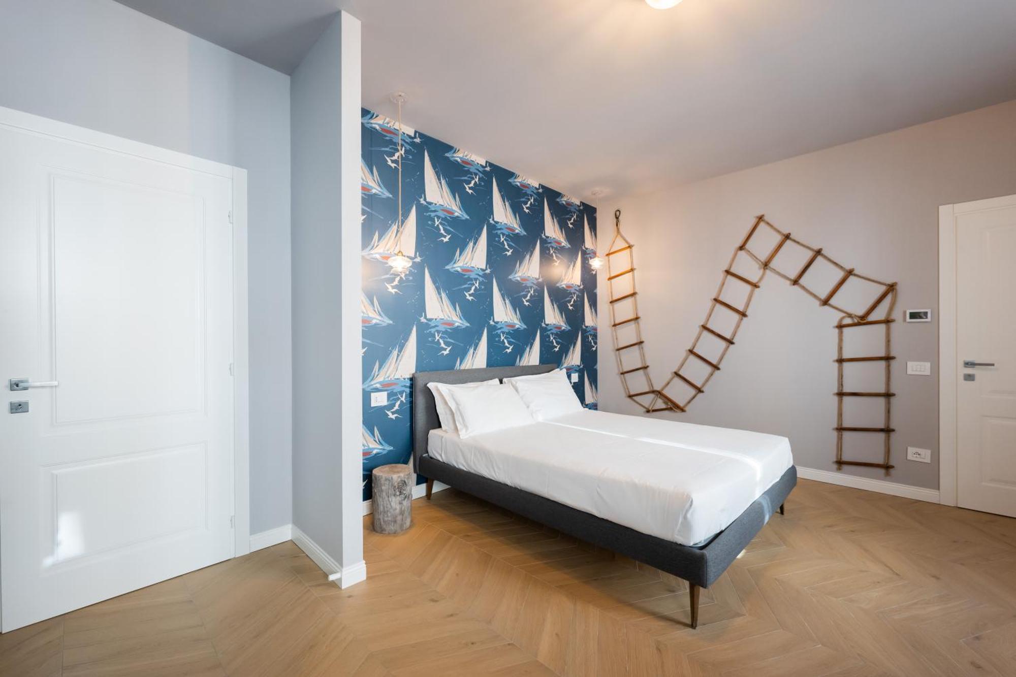 Regina Boutique Suites Триест Экстерьер фото